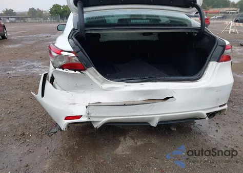 2018 Toyota Camry Se z USA, uszkodzony, nr VIN 4T1B11HK3JU021612